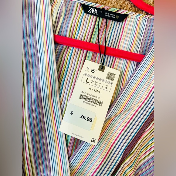 NWT!! Zara Striped Shirred Hem Puff Sleeve Crop Blouse Top, Size Large!! - Picture 4 of 7